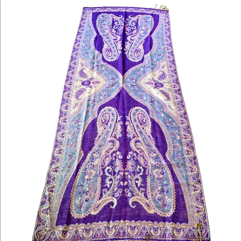 Scarf - Picture 1 of 7